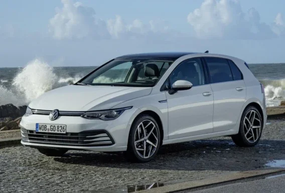 Volkswagen Golf (Механика, 1.4 л, 5 мест)